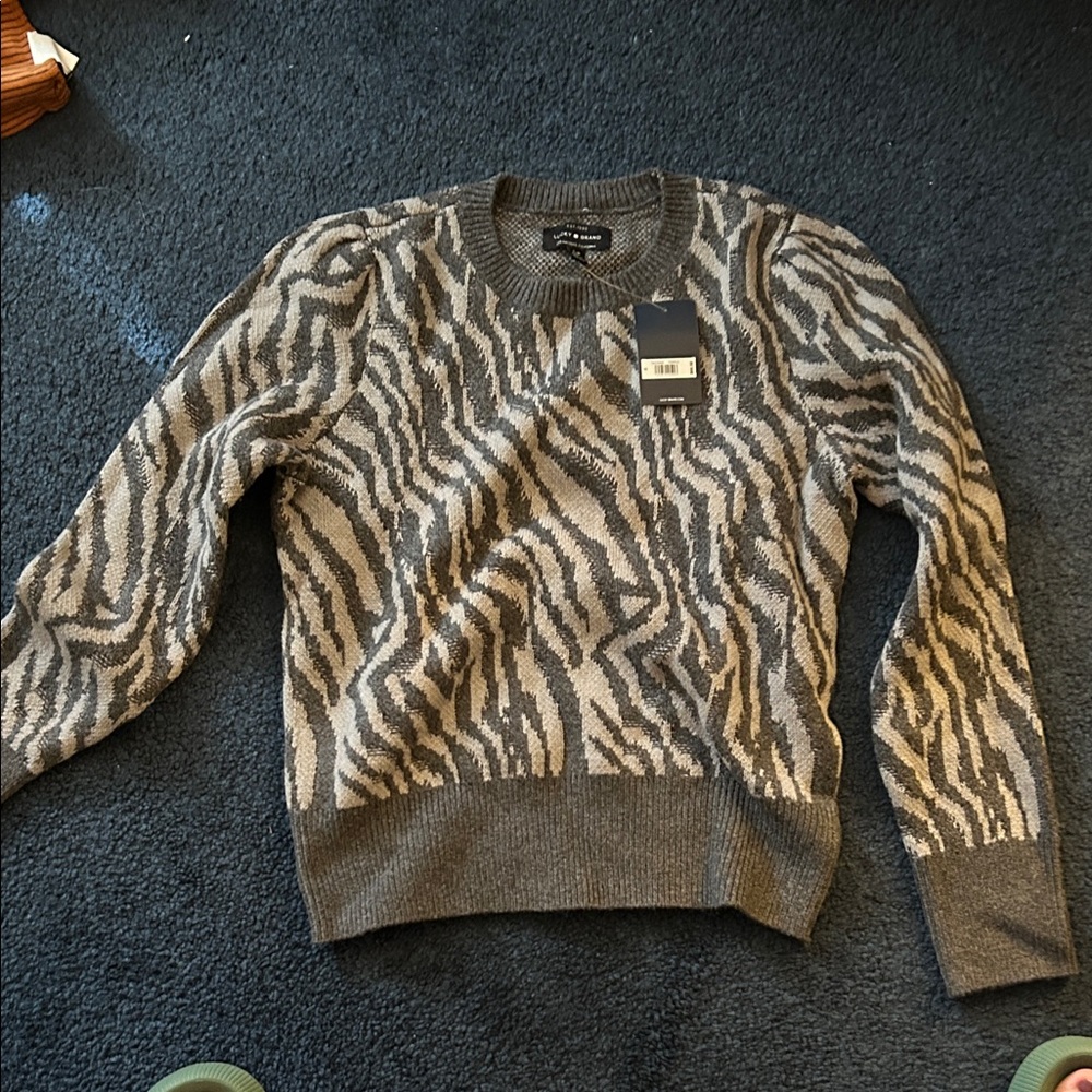 Lucky Brand Gray Zebra Print Crewneck Sweater. Small. NWT.